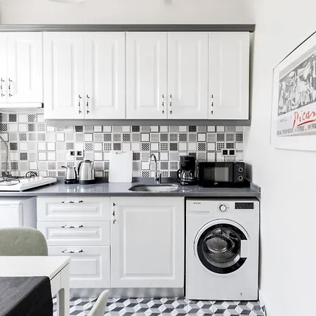 Modern Istiklal Flat Near To Galata Metro Διαμέρισμα *
